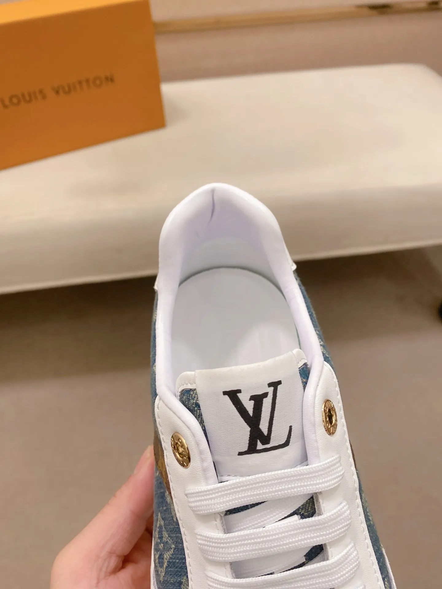 Factory price: 400 men's shoes💰🇮🇹🇮🇹LV Louis Vuitton. The latest fashionable casual shoes are popular in physical stores. New spring and summer comfortable imported custom original cowhide, unique jacquard fabric element design. With sheepskin lining, Lv original bottom, [sun][sun] high-end packaging and high quality💪Details determine the quality, you can enter and exit the counter at will, welcome to compare🇮🇹Size 38-44
